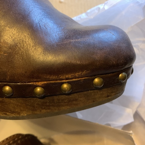 FRYE Since 1863 Women's ALL REAL LEATHER Dark Brown Aurora Button Clogs Worn 1X - Picture 9 of 9